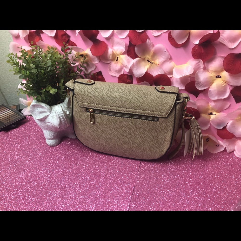 Crossbody bag:color khaky